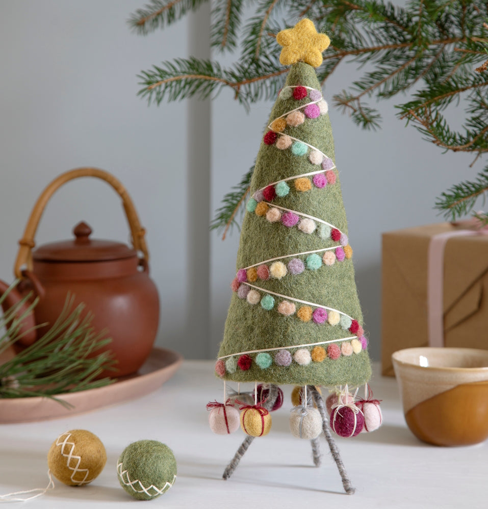 Christmas Tree Felt with Garland 35cm