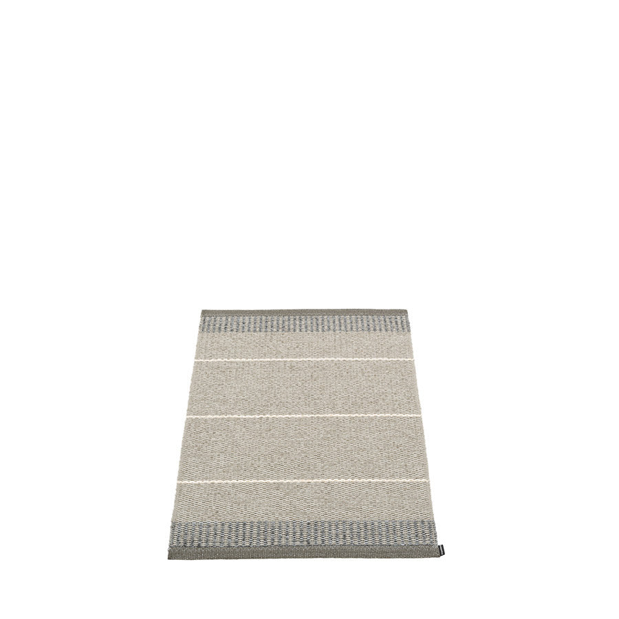 Belle Rug Concrete