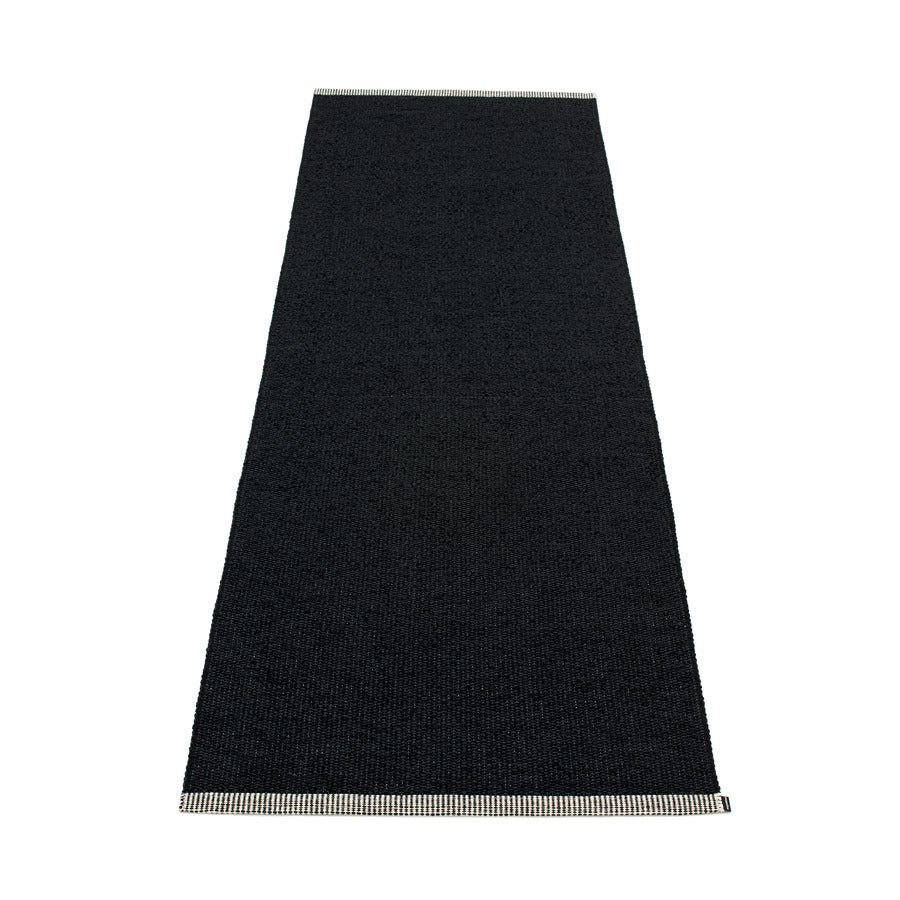 Mono Rug black