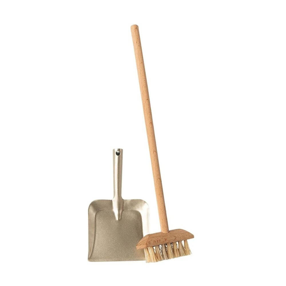 maileg-miniature-broom-set