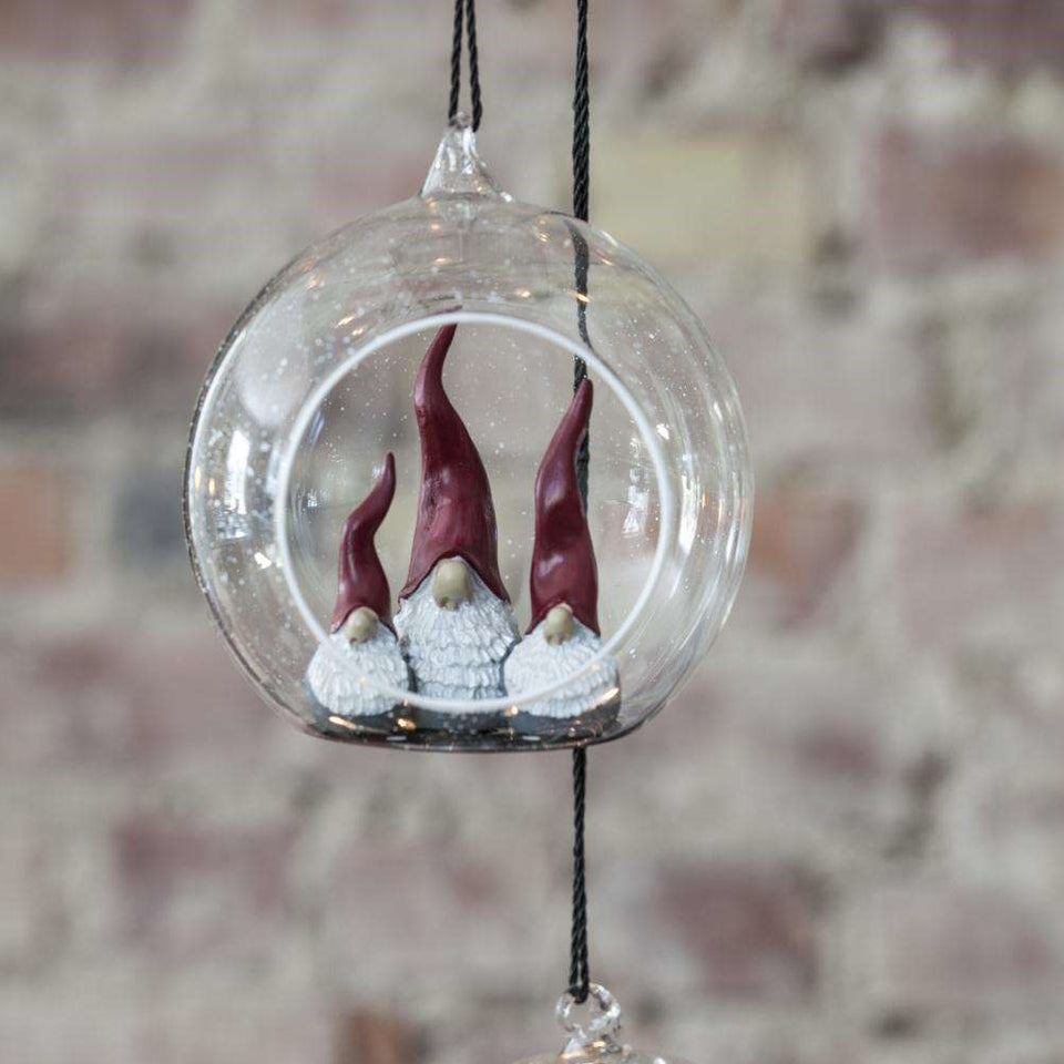 Naasgransgarden-santa-high-hat-3-glass-ball