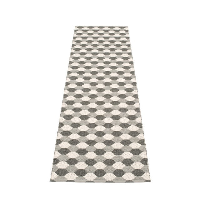 Pappelina-dana-rug-warm-grey70x335