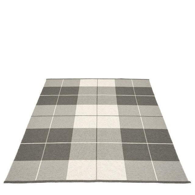 Pappelina Rug Ed Charcoal