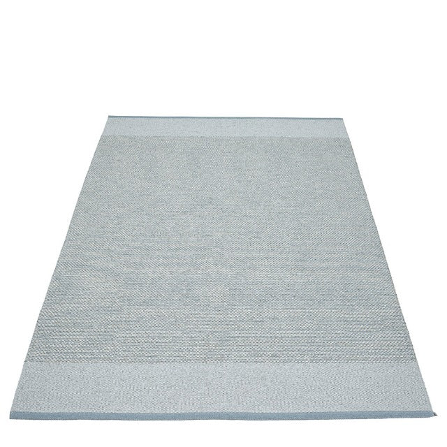 Pappelina-edit-rug-dove-blue