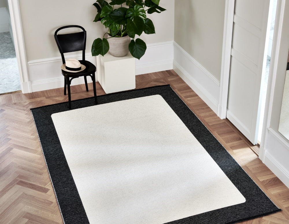 Pappelina-ilda-rug-black