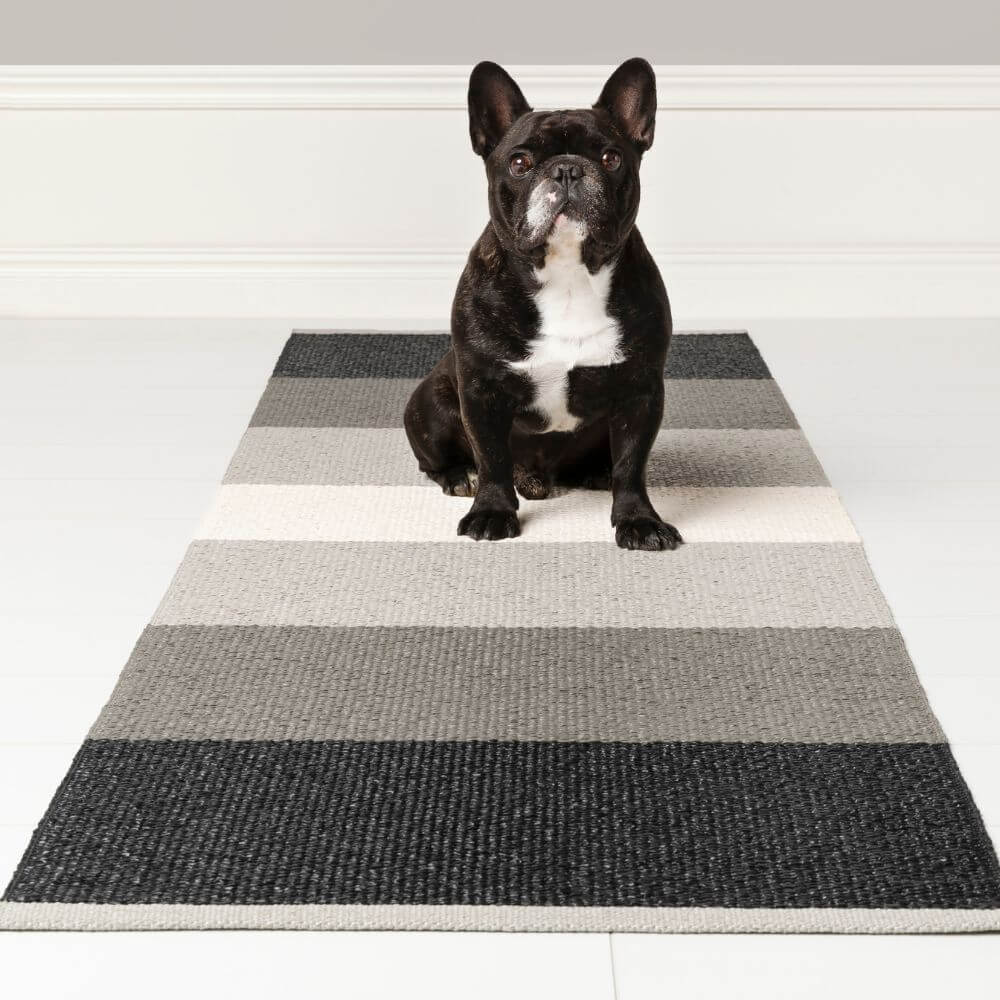 Pappelina_Rug_Kim_Black_Lifestyle