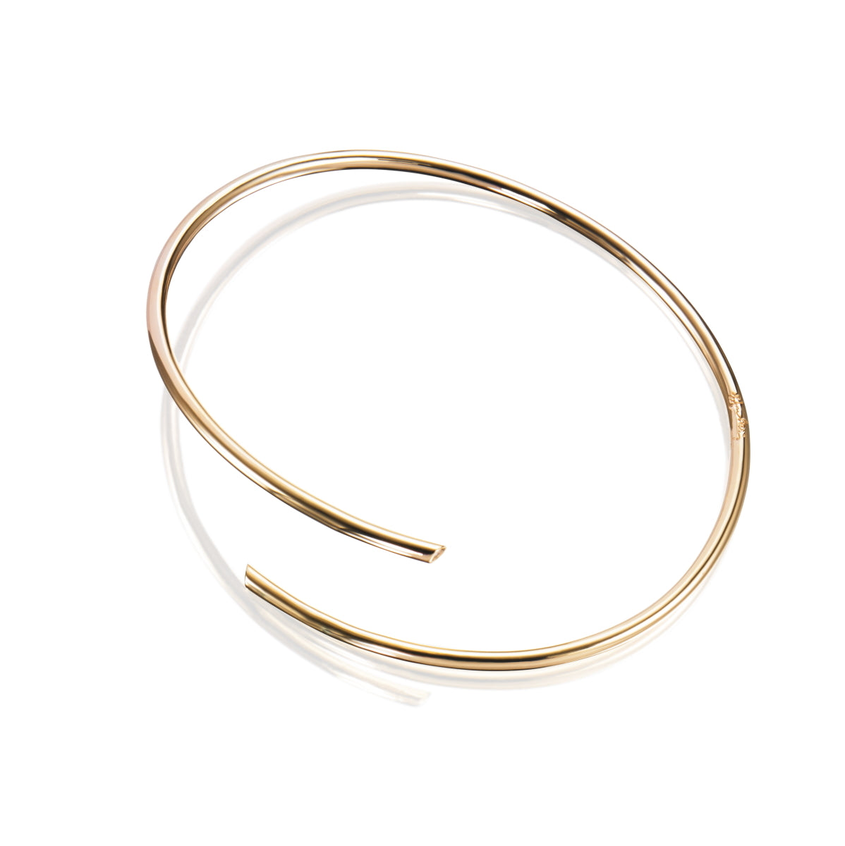 EfvaAttling-hug-cuff-gold